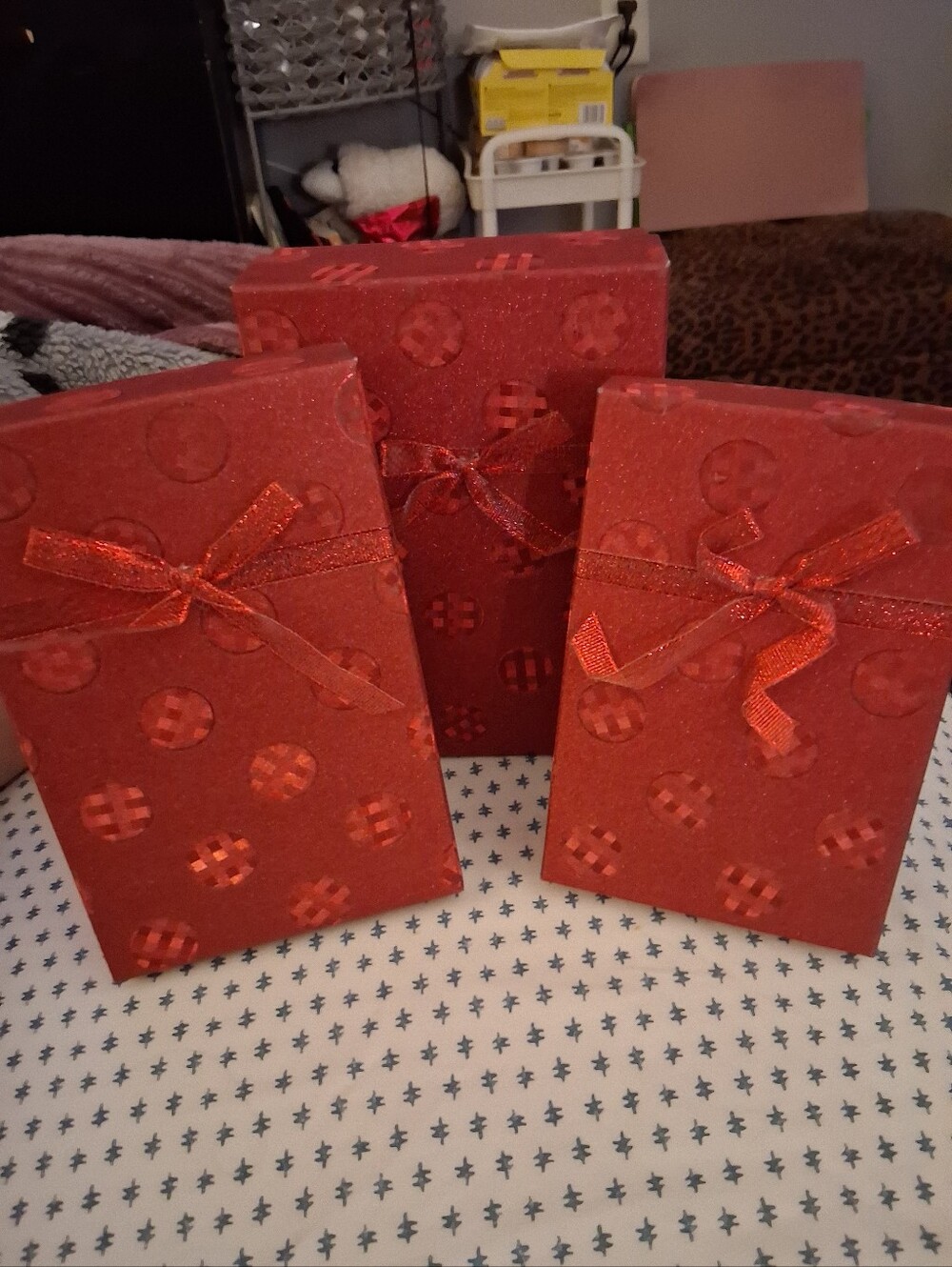 Red Decorative Gift Boxes with Ribbon OFFERS WELCOME